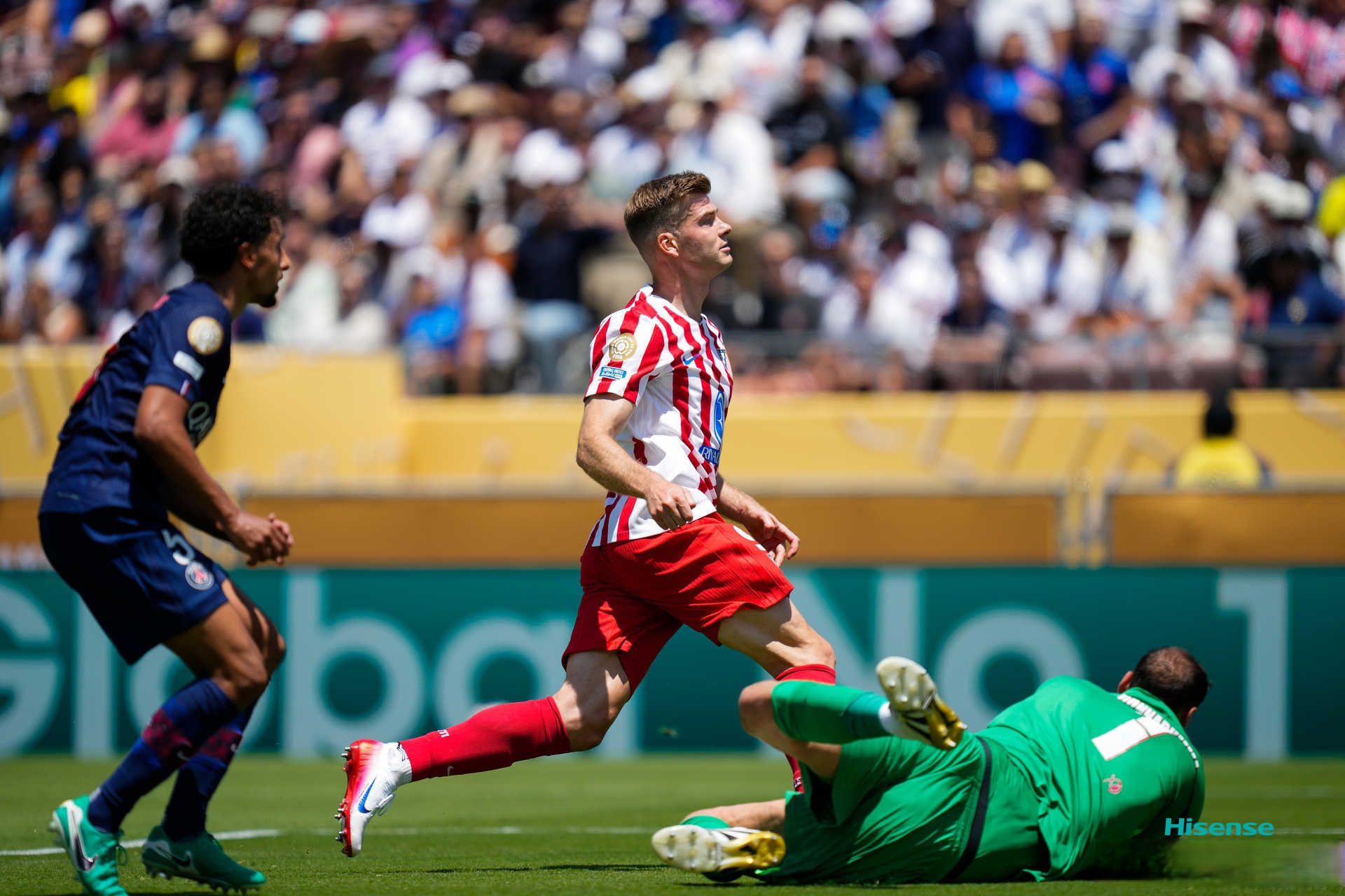 包含赛地聚焦——足总杯加时末段热度飙升，巴黎圣日耳曼再遭质疑，媒体盛赞，细节决定成败的词条