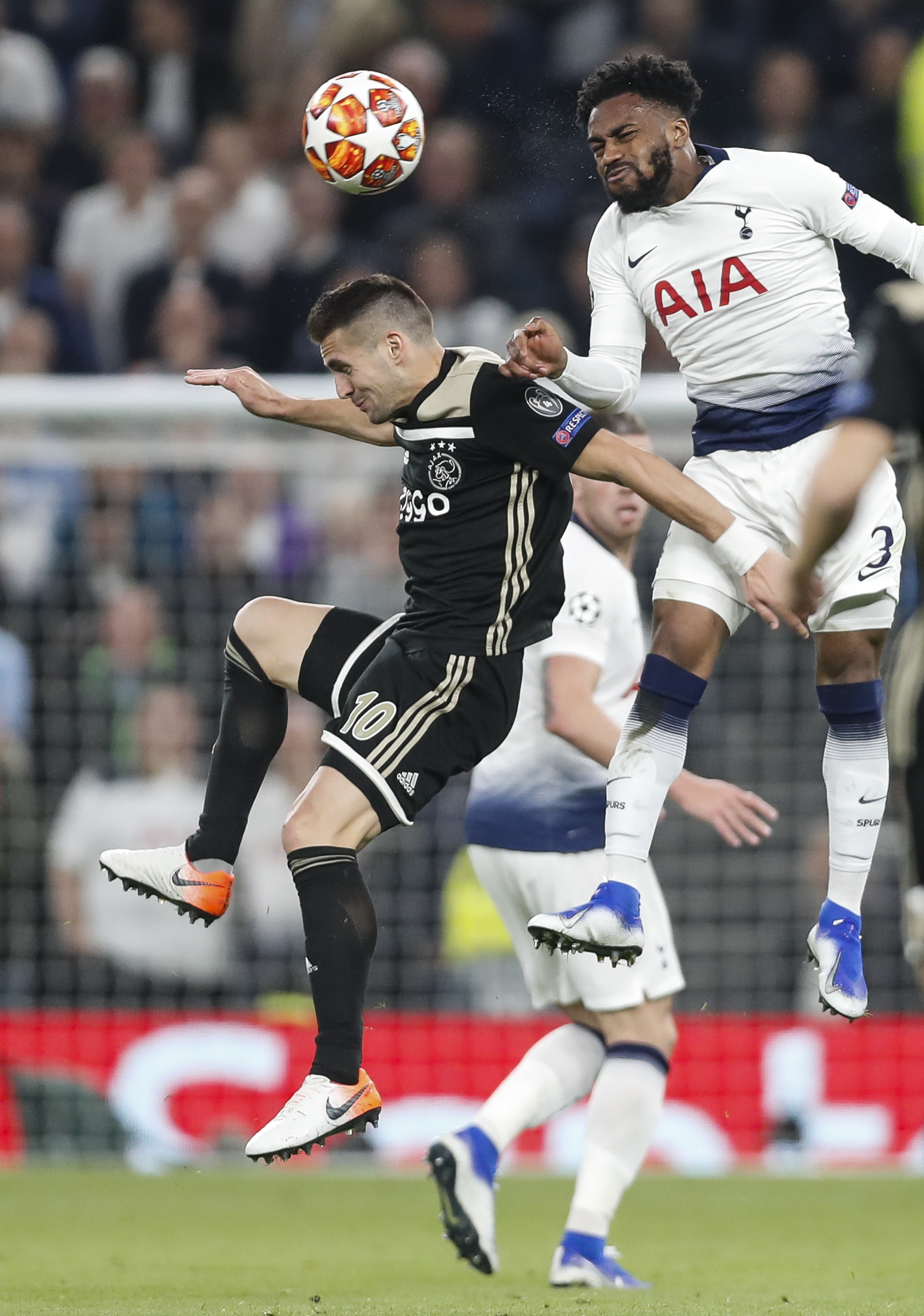 托特纳姆转会期防线松动，志在荷甲名次提升，媒体盛赞，高层口径保持一致(埃弗顿vs托特纳姆热刺)